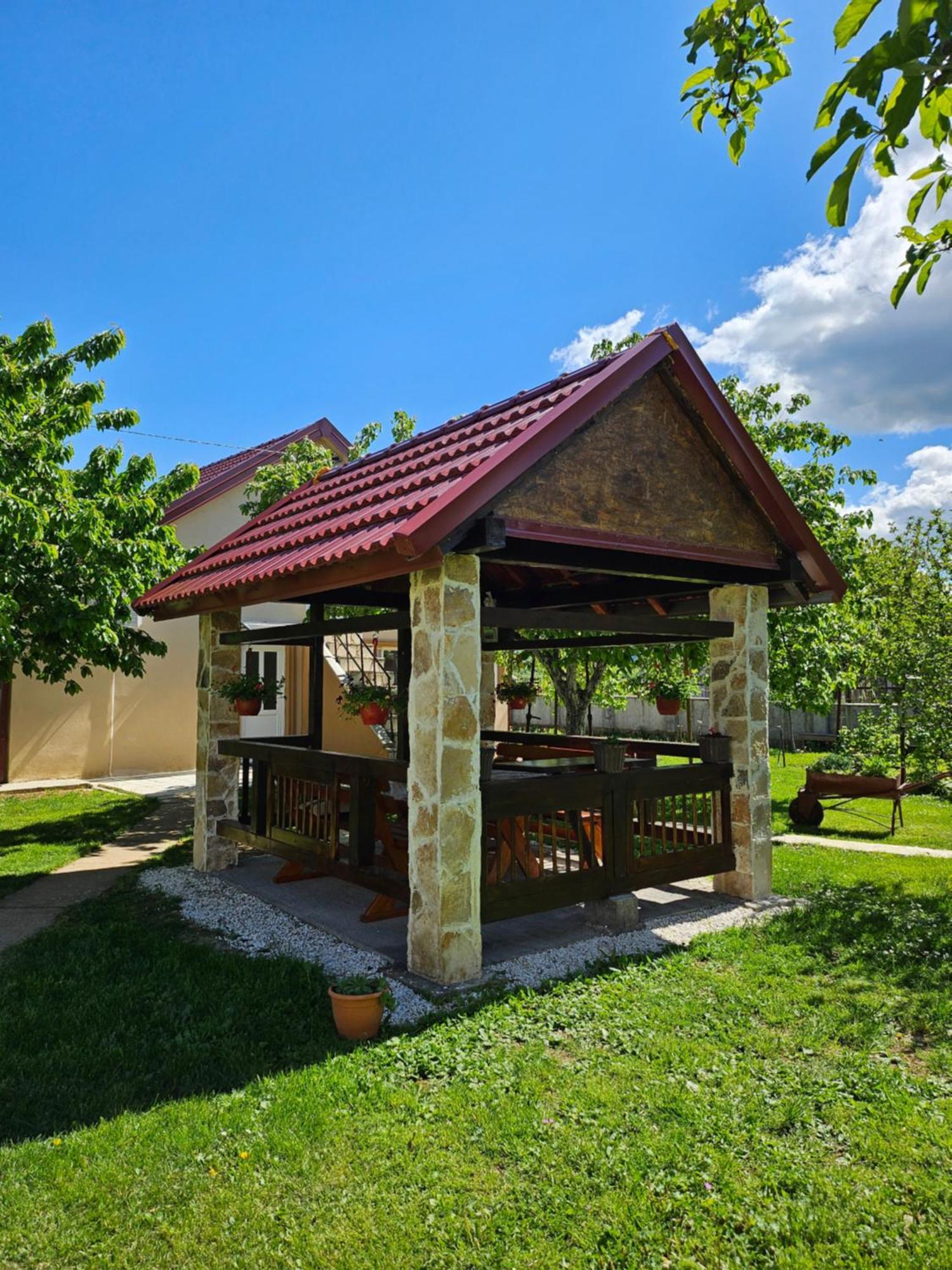 Calm Nest Apartment Niksic Exterior photo