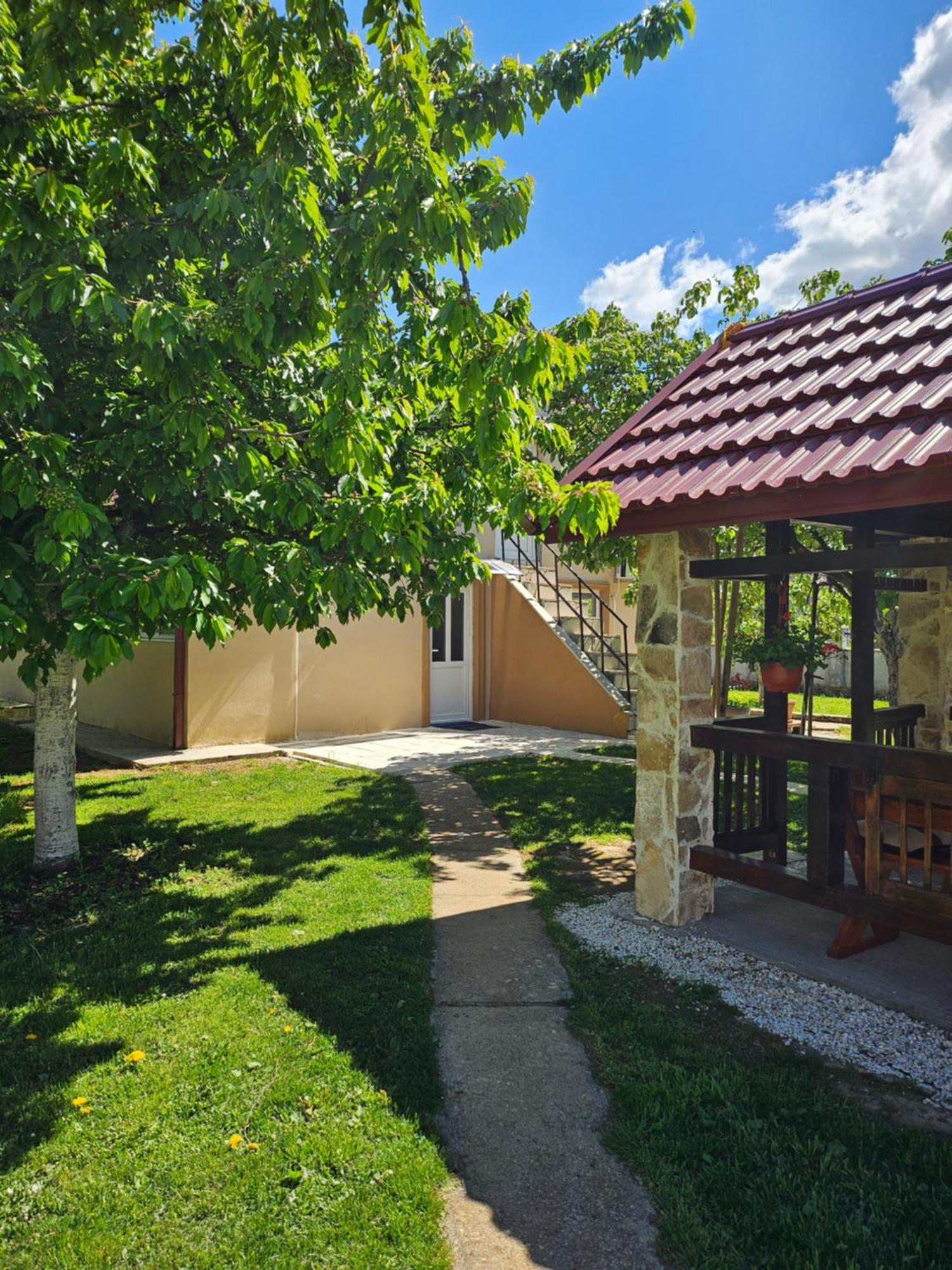 Calm Nest Apartment Niksic Exterior photo